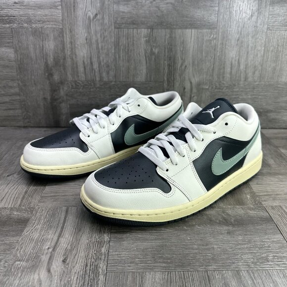 Jordan 1 Low Men's size 10.5/Women size 12 Jade Smoke Black Green Casual Shoes D - Picture 3 of 8